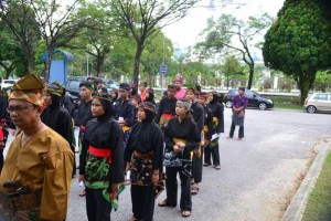 Hari Melayu Sedunia 2015 - Les élèves du KCH en cortège