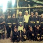 Pencak Silat - Seni Gayung Fatani Malaysia - Guru Tua Tn. Hj. Iman Mansor Ismail avec ses élèves