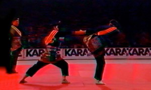 Penchak silat - Silat Gayong Malaysia - depak sisi