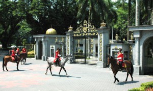 Kuala Lumpur - Gardes Royaux - Culture-SIlat