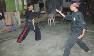 Seni Keris entrainement village - Culture-Silat