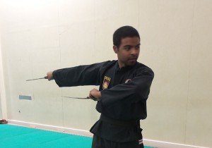 Culture Silat - Cikgu Mahery avec ses deux sabit