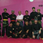 Carnet de stage Silat Fatani 2013 - Photo de groupe avant le passage de grade de Penchak Silat en Malaisie