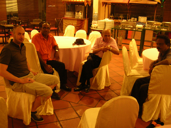 Carnet de Voyage 2013 de Culture Silat - Jérôme Tuan Raban, Raju et Simon au Prescott Inn à Kajang
