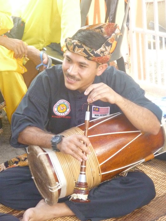 Cikgu Kik - Serunai & Gendang Silat - Musique Silat Seni Gayung Fatani