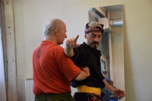 Aranud pendant l'atelier de Découverte du Silat Fatani