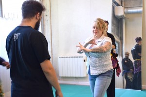 Rosy Photographe pendant ul'atelier de découverte du Silat