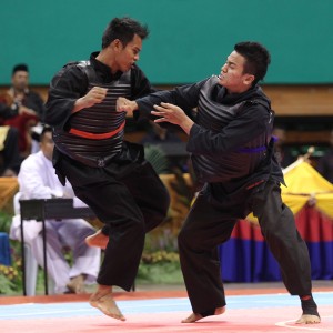 Penchak Silat - Silat olahraga Muhd Hamidi Ghazalien pleine action