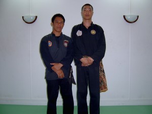 Cikgu Halim et Souv pendant le stage de Penchak Silat Seni Gayung Fatani Malaysia en 2003