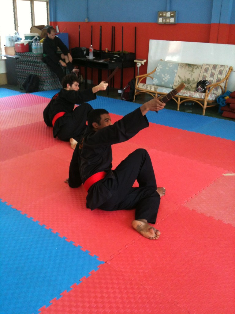 Penchak Silat - Belebat pencak silat seni gayung fatani malaysia