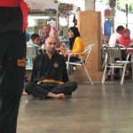 Carnet de Stage Silat Fatani 2013 - Franck attends on tour pour passer sur son langkah de Pencak Silat