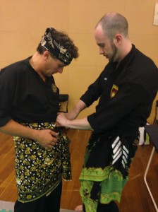 Pencak Silat - Comment mettre un Sarong