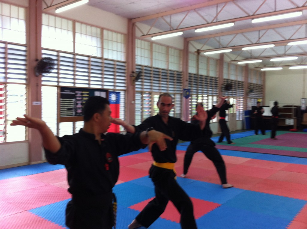 Penchak Silat - Bunga Kuning Seni Gayung Fatani Malaysia