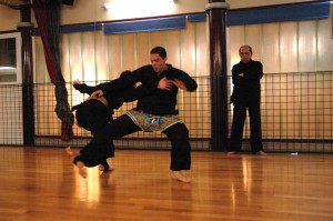 Penchak SIlat - Technique surveillée par Tuan Raban