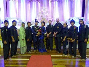 Photo de groupe avec les mariés Fazreen et Fazli