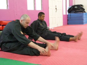 Séance de stretch avant entraînement