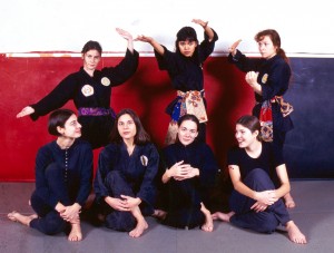 Penchak Silat - Anciennes élèves de Maitre Raban